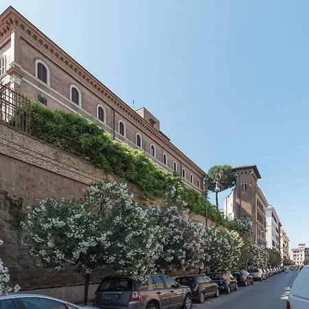 Live Like A Local In Rome's Exclusive Colle Oppio Apartment *